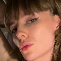 adelaideasterix Desnuda