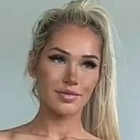 Alex Paige Moore Desnuda