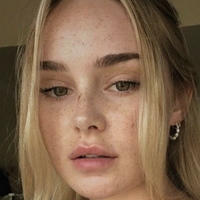 Alice Kristiansen Desnuda