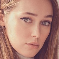 Alycia Debnam-Carey Desnuda