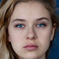 Anna Herrmann Desnuda