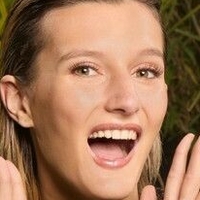 Anya Elsner Desnuda