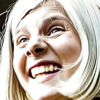 Aurora Aksnes Desnuda