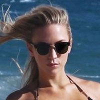 Ava Lange Desnuda