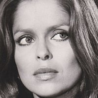 Barbara Bach Desnuda