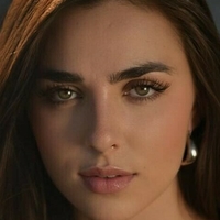 Beatrice Coari Desnuda