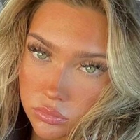 Bella Lakey Desnuda