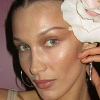bellahadid Desnuda