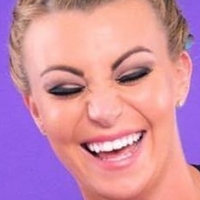 Billi Mucklow Desnuda