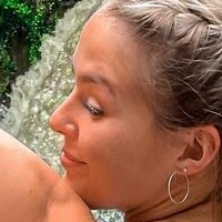 Briony Mengham Desnuda