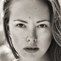 Charlène Perillat Desnuda