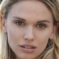 Chelsea Salmon Desnuda