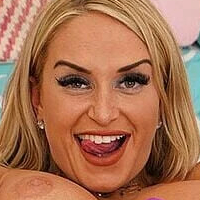 Chimo Curv Desnuda
