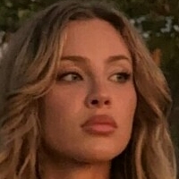 Daisy Keech Desnuda