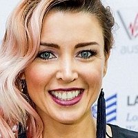 Dannii Minogue Desnuda