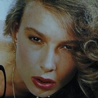 Deidre Holland Desnuda