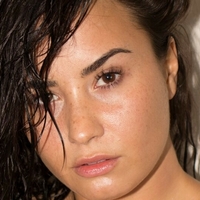 Demi Lavato Desnuda