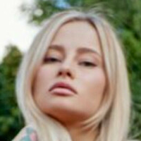 det.ar.emma Desnuda