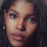 Diamond White Desnuda