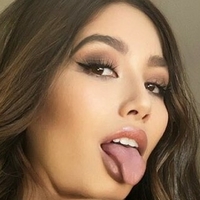 Dommmi Desnuda