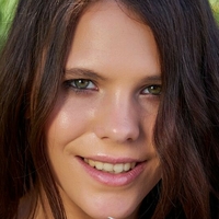 Elena Max Desnuda