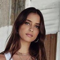 Elisha Herbert Desnuda