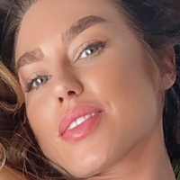 Eliza Rose Watson Desnuda