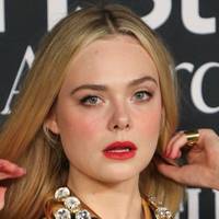 Elle Fanning Desnuda