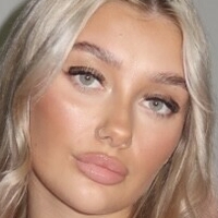 Ellie Cameron Desnuda