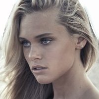Ellie Ottaway Desnuda