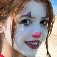 Elowen Clown Desnuda