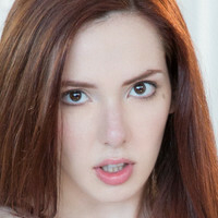 Ember Stone Desnuda