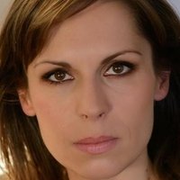 Emilie Colli Desnuda
