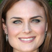 Emily Deschanel Desnuda