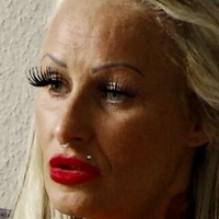 Emjay Rosso Desnuda