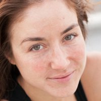 Erin Karpluk Desnuda