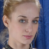 Eva Kari Desnuda