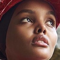 Halima Aden Desnuda