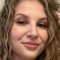 Ivy Andrews Desnuda