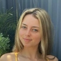 Izzie Moy Desnuda