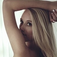 Jeanette Larsen Desnuda