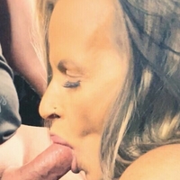 Juicy Juggs Desnuda