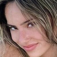 Julia Ernst Desnuda