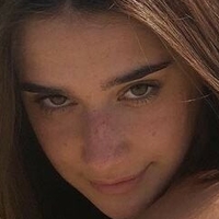 Karinne Elizabeth Desnuda