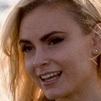 Katie Cherry Desnuda