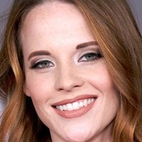 Katie Leclerc Desnuda