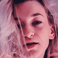 Katie Sunrat Desnuda