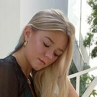 KatieSigmondd Desnuda