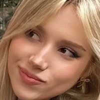 Kitty-Mae Desnuda
