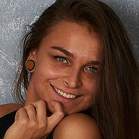 Kolozsi Rebeka Desnuda